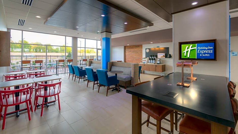 Holiday Inn Express & Suites Tulsa Midtown, an IHG Hotel