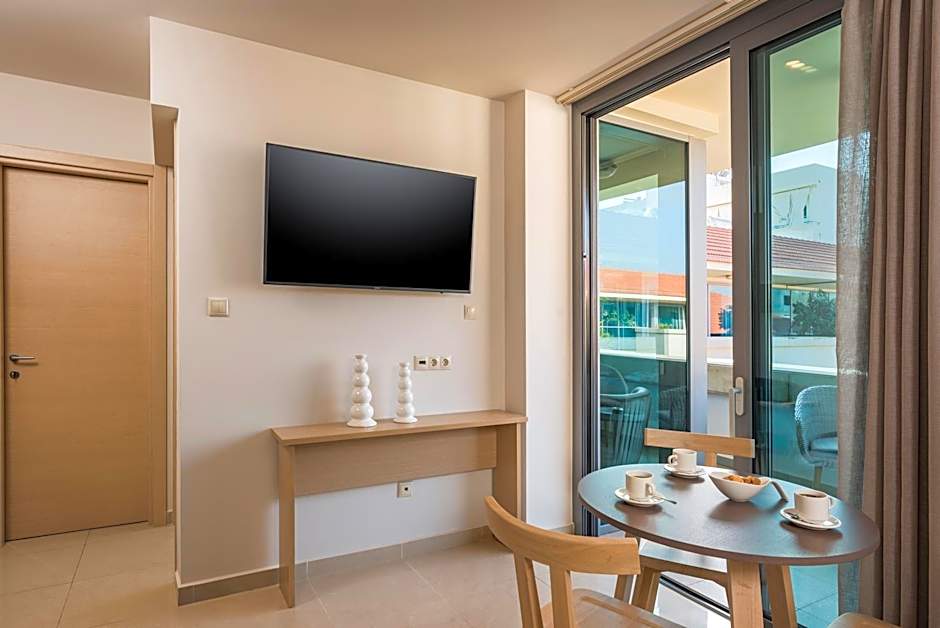 Trianon Luxury Apartments & Suites