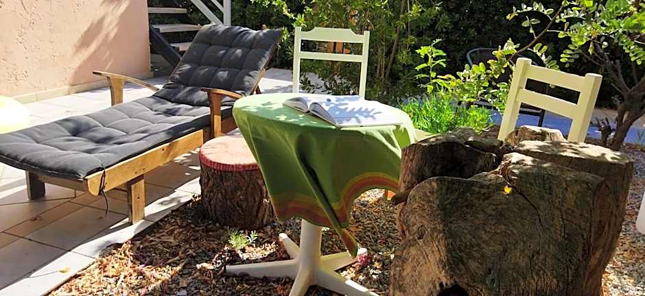 CLEO ROOM WITH PATIO 250m FROM THE BEACH