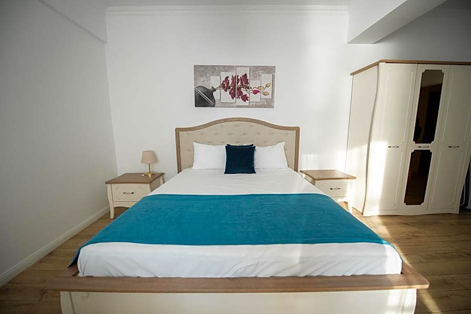 Solid Magic Apart Hotel