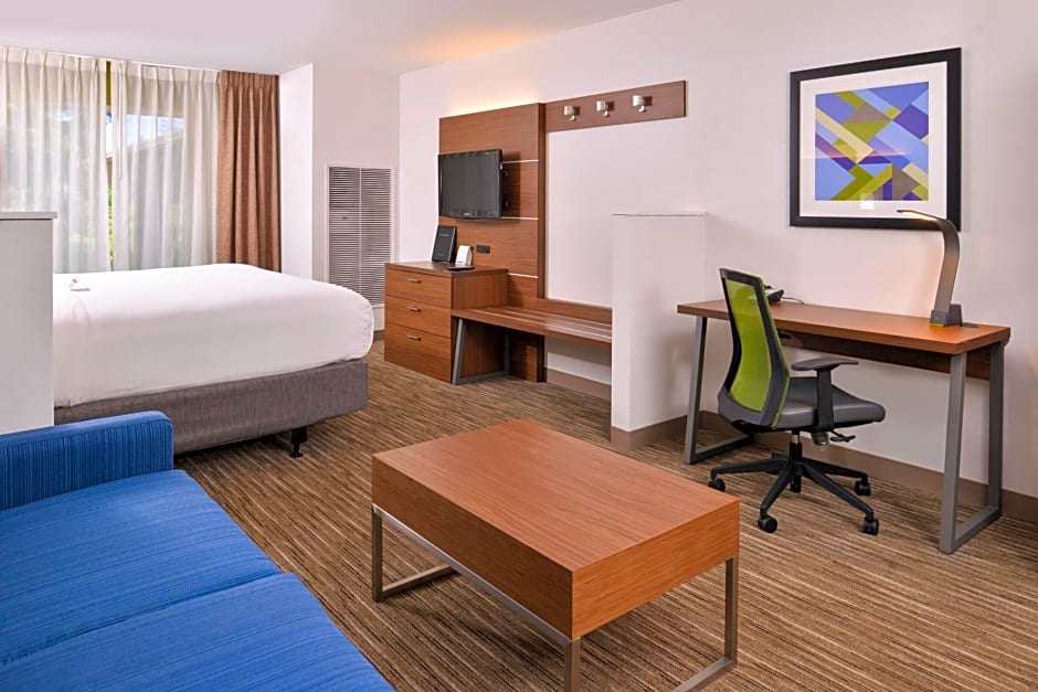 Holiday Inn Express Hotel & Suites Lacey