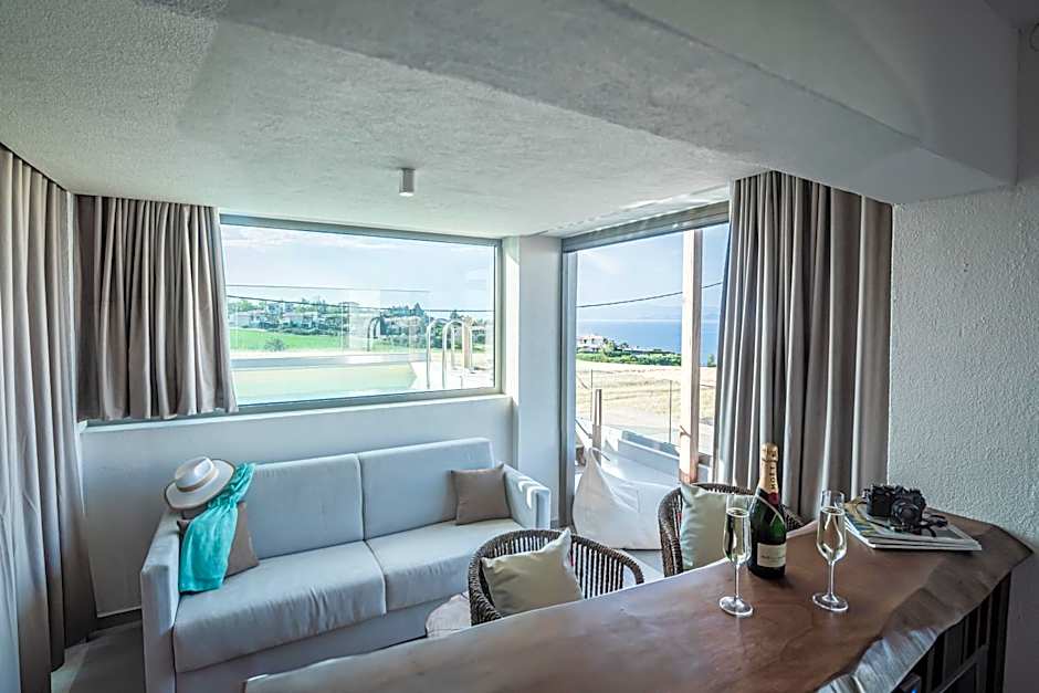 King's & Queen's Afitos - Suites With Private Pool