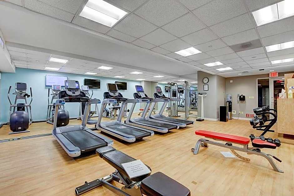 Ultimate Las Vegas Getaway One Bedroom Suite with Balcony, Kitchen, Gym, Pool & Free Parking