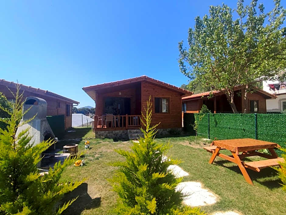 Hurmalik Sweet Homes - Family Bungalows - Large Garden Bungalow with Barbecue