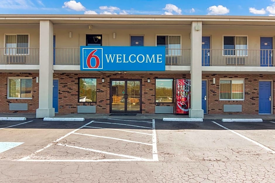 Motel 6-Youngstown, OH