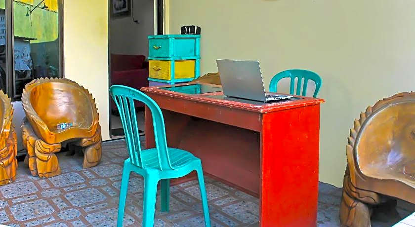 OYO Life 92593 Penginapan Sultan Haji 1