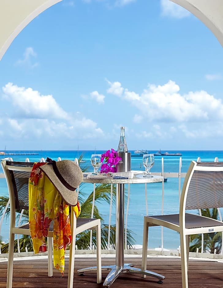 Holland House Beach Hotel