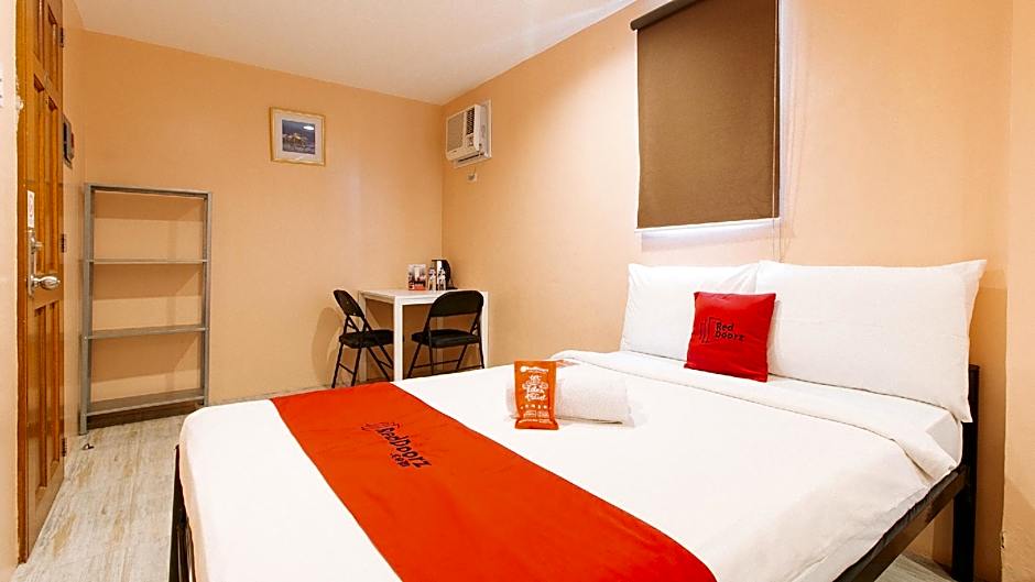 RedDoorz @ EDSA Pasay