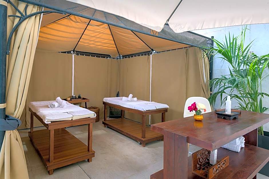 Oceanis Beach Hotel