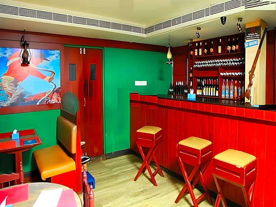 Hotel Highway Garden