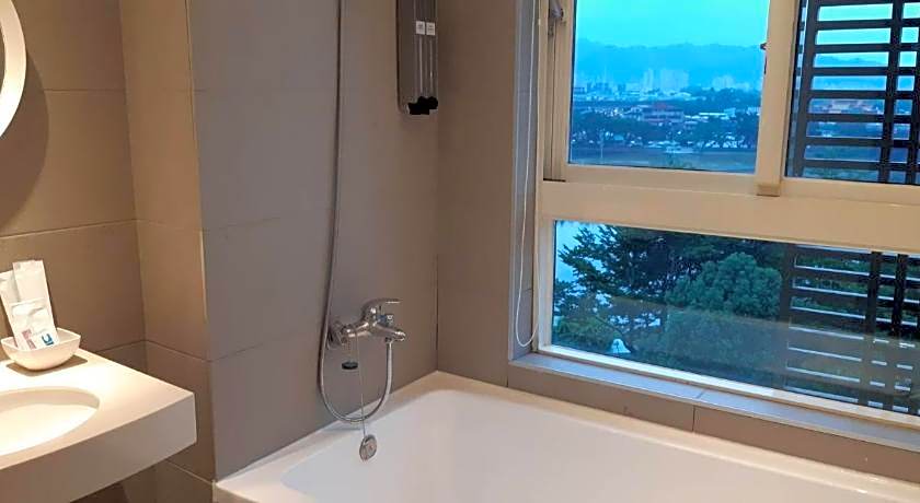 New California Hotel