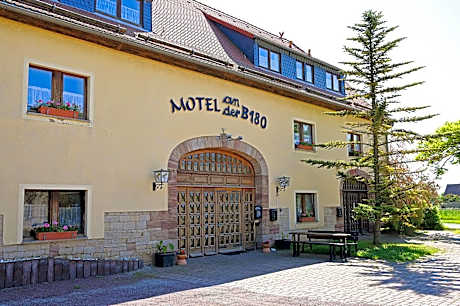 Motel an der B180