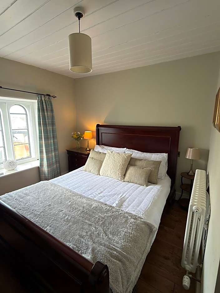 Cross Hands Hotel