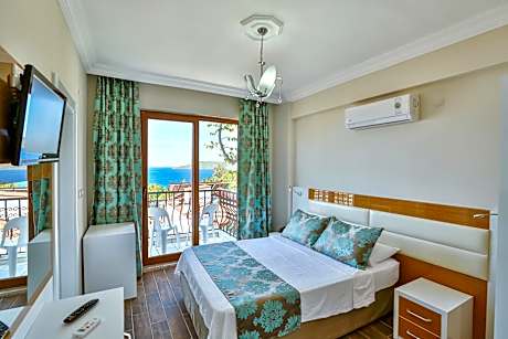 Triple Room with Sea View