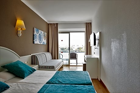 DOUBLE SINGLE USE WITH BALCONY