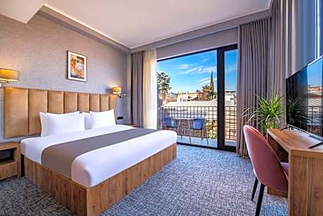 King Suite with Balcony