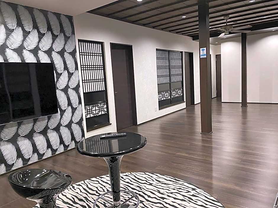 佐渡民宿 憩 IKOI GUEST HOUSE & Cafe Bar