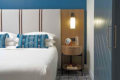 Two-Room King Suite - Hearing Access