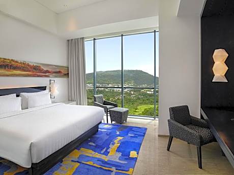 Executive King Room with Mountain View