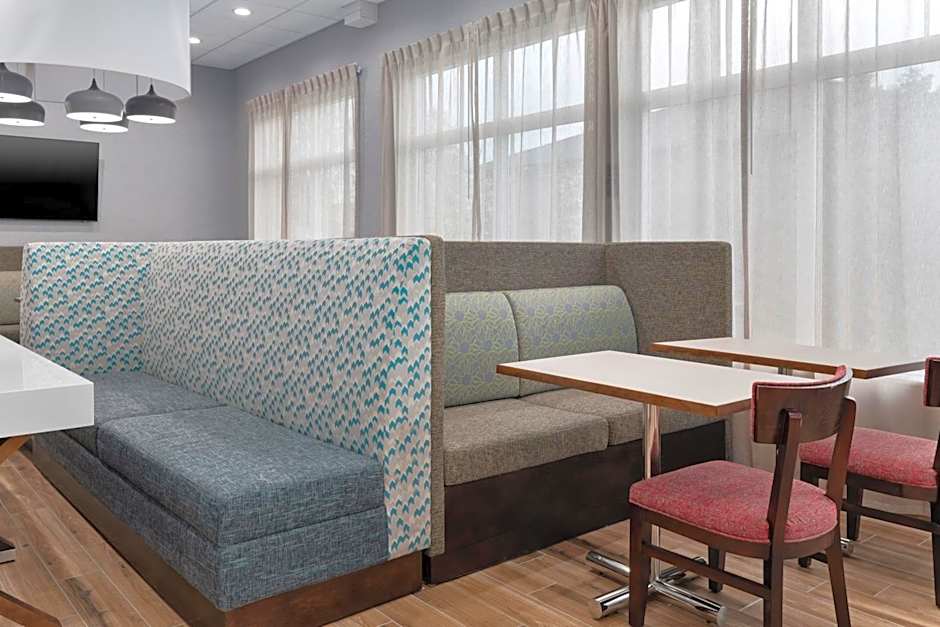 Hampton Inn Saline