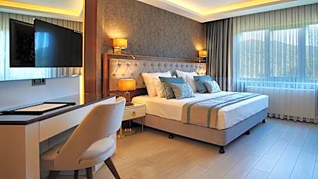 Family Suite Room with Jacuzzi