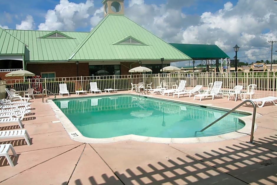 Days Inn by Wyndham Petersburg/South Fort Lee