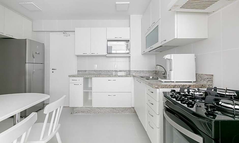 Tabas Maravilhoso apê 3 quartos Leblon LB0035