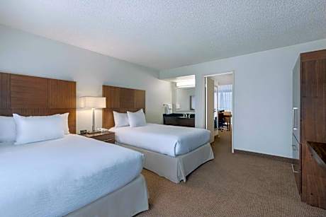 Suite with Two Double Beds and Sofa Bed- Non-Smoking