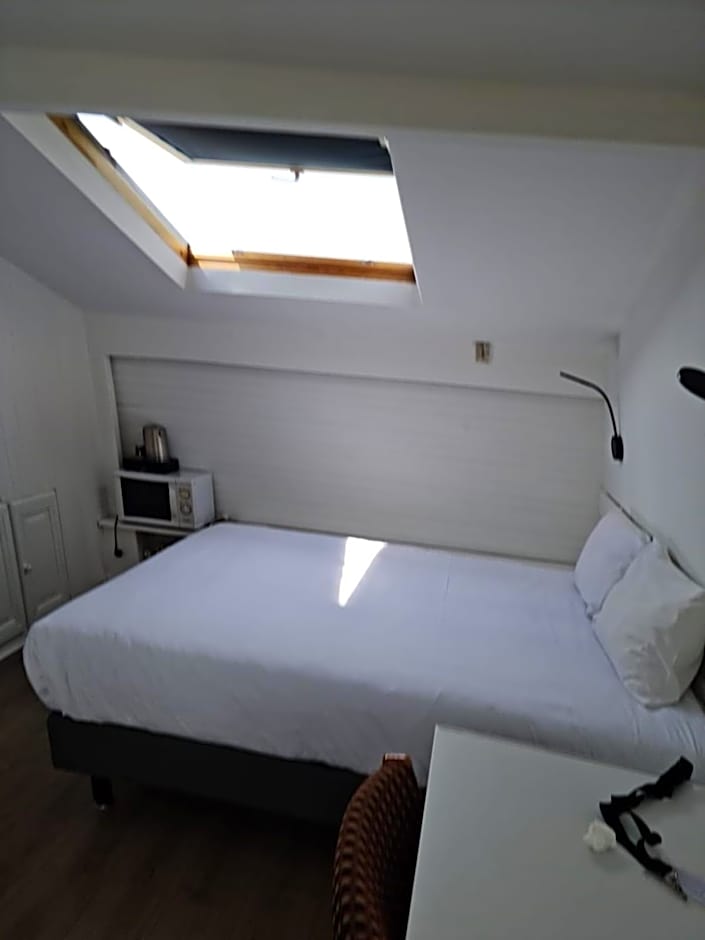 Panam Hotel GAMBETTA- Place Gambetta-Mairie du 20 emme