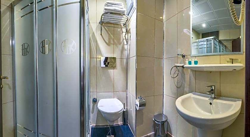 Kuran Hotel International