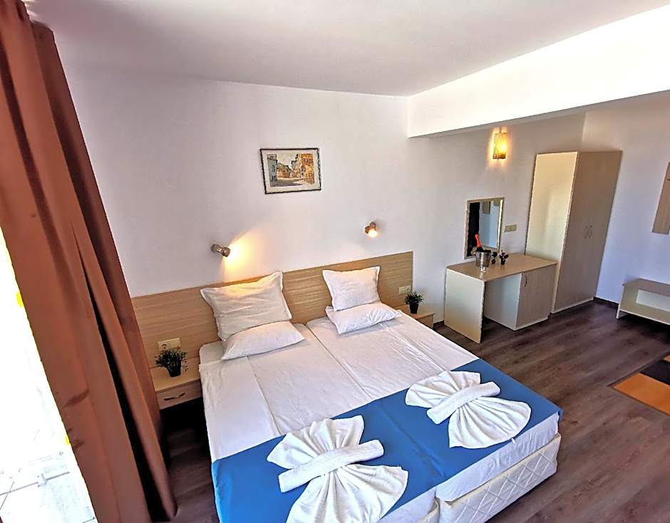 Largo Beach Hotel