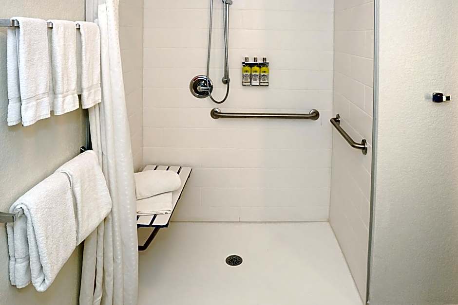 Holiday Inn Express And Suites Denver - Aurora Medical Campus By IHG