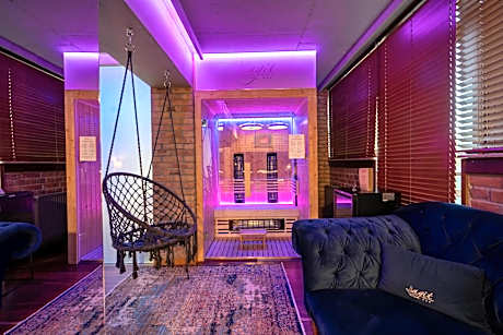 Deluxe Suite with Spa Bath