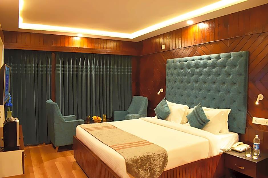 Photo 1 of 5 of Executive 1 Queen Bed