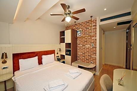 Standard Double Room - Basement