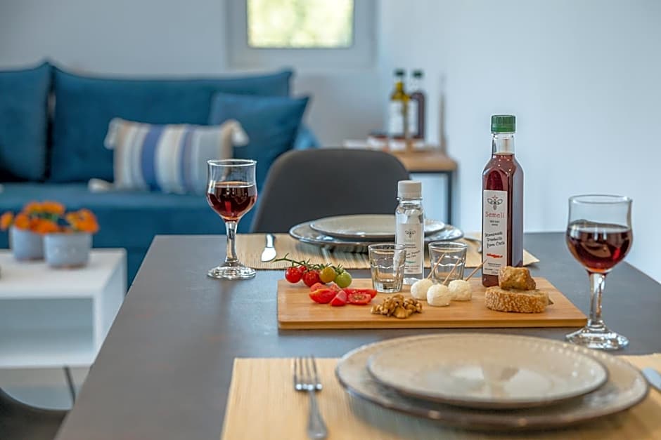 Lysithea Apartments - brand new, stylish & central