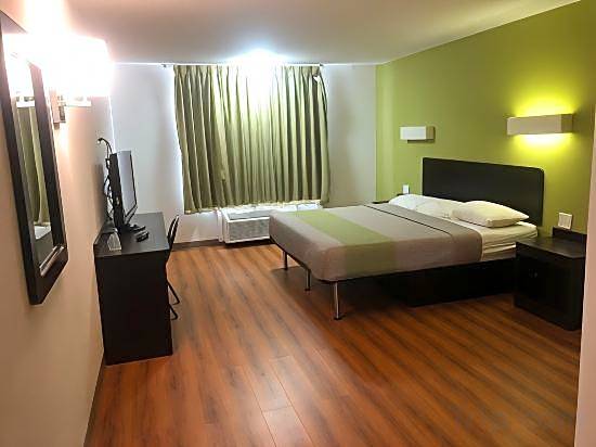 Motel 6 Indianapolis IN