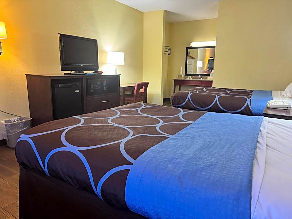 Super 8 by Wyndham Laurel