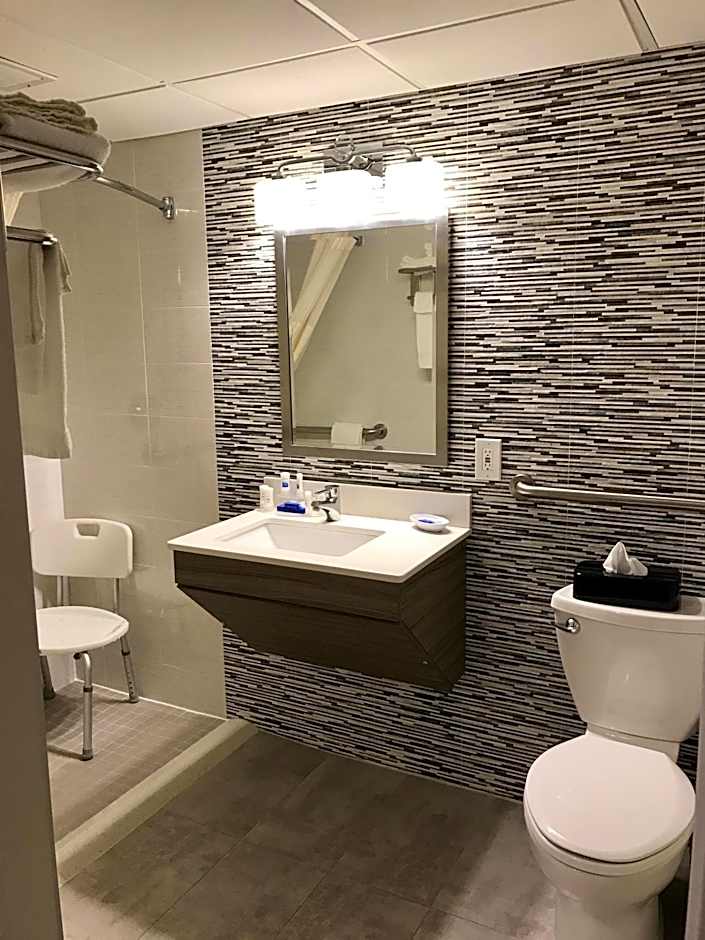 Best Western Plus Brooklyn Bay Hotel