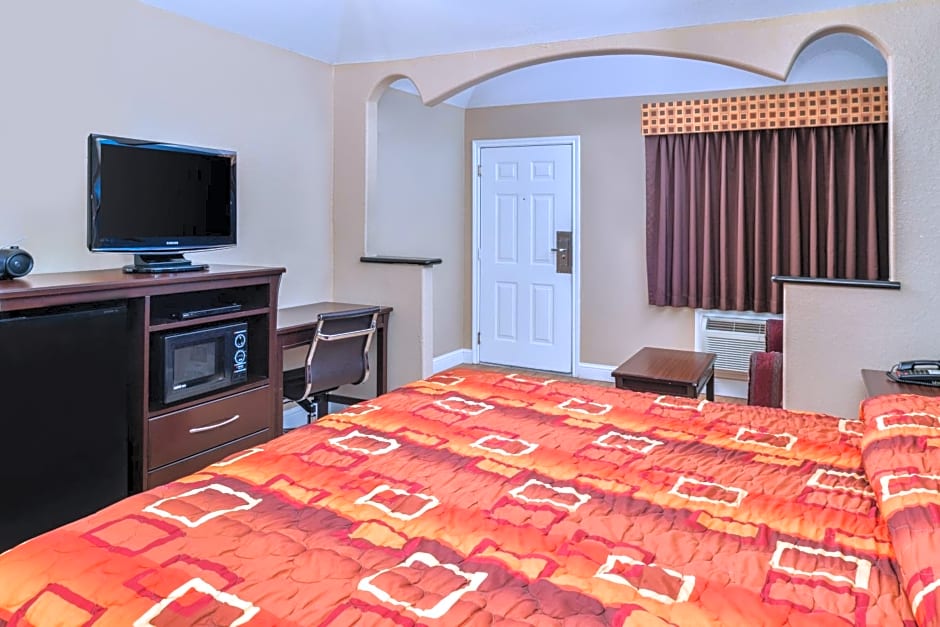Scottish Inn and Suites Highway Six South