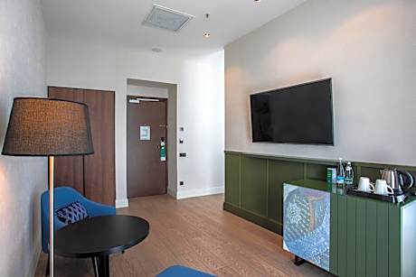 Queen Suite
