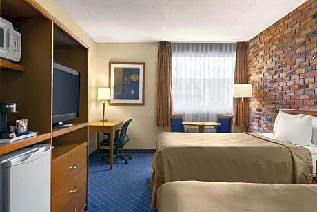 1 King Bed Non-Smoking