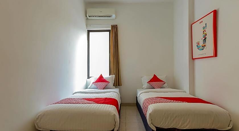 OYO 866 Idola Residence