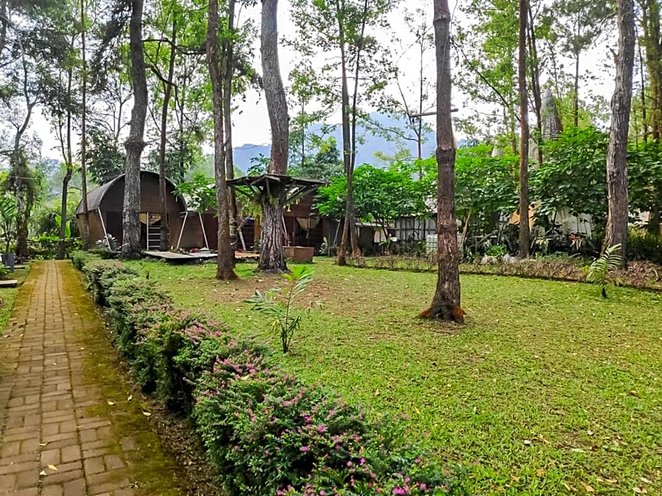 Chikar Glamping At Wisata Coban Talun Mitra RedDoorz