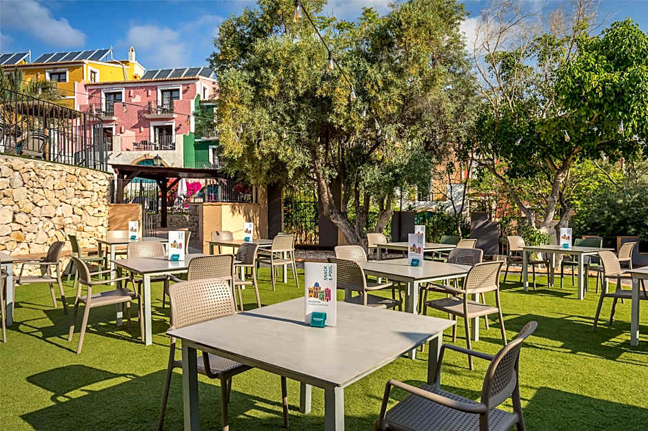 Occidental Pueblo Acantilado