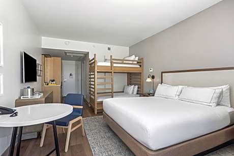 King Room with Bunk Beds and Balcony