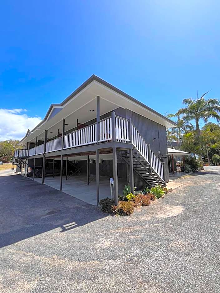 Agnes Palms Motel