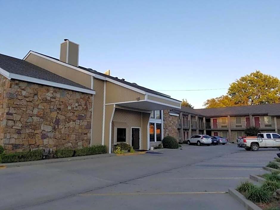 Motel 6 Ada OK