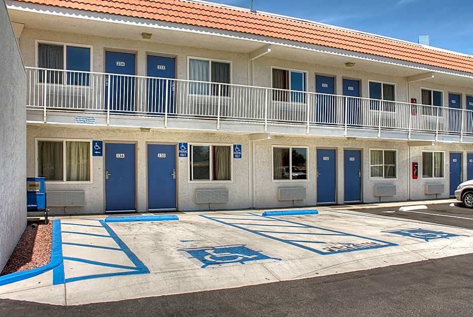 Motel 6-Lancaster, CA