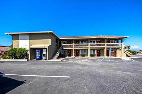 Coastal Valley Inn